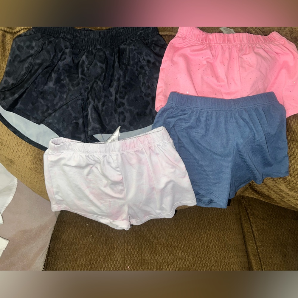 ✨ 2 / $13 Girl's Shorts Bundle - Size 6 and 6/7